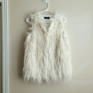 🔥 NWOT MOSSIMO Faux Fur Tunic Length Vest - Ivory